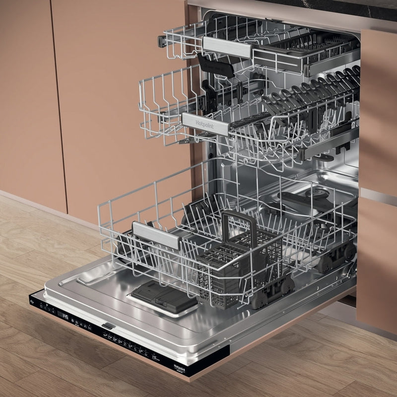 Hotpoint H8IHP42LUK Full Size Integrated Dishwasher