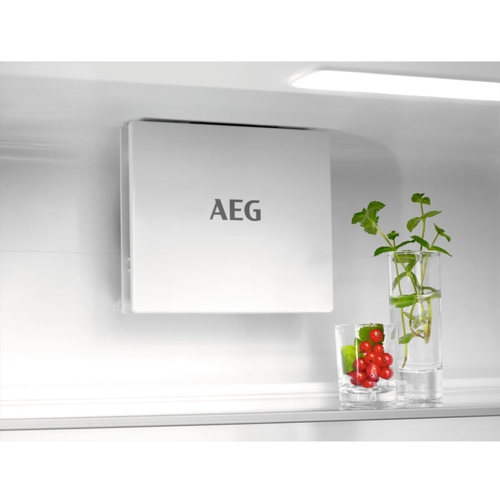 AEG NSC7G751ES Integrated Fridge Freezer - DB Domestic Appliances