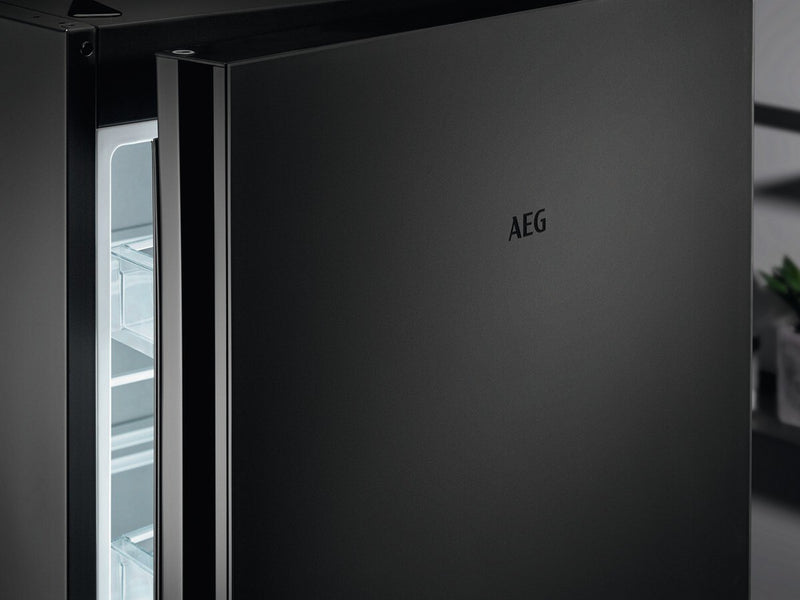 AEG RCB732E7MG Freestanding Fridge Freezer