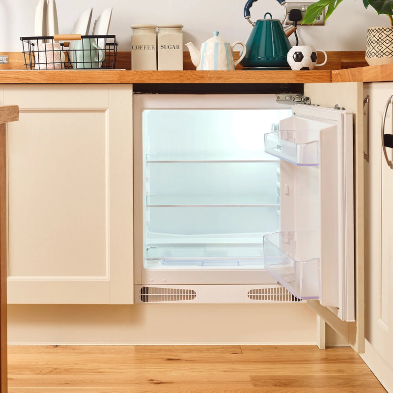 Sensis RFUCBI01L54EW Integrated Under Counter Larder Fridge