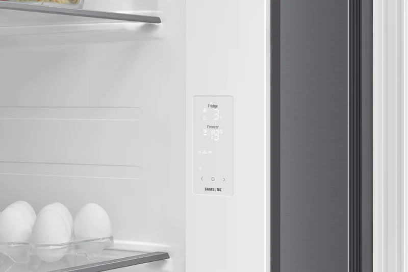 Samsung Series 6 SpaceMax RS70F64KDTEU Silver Plumbed American Fridge Freezer